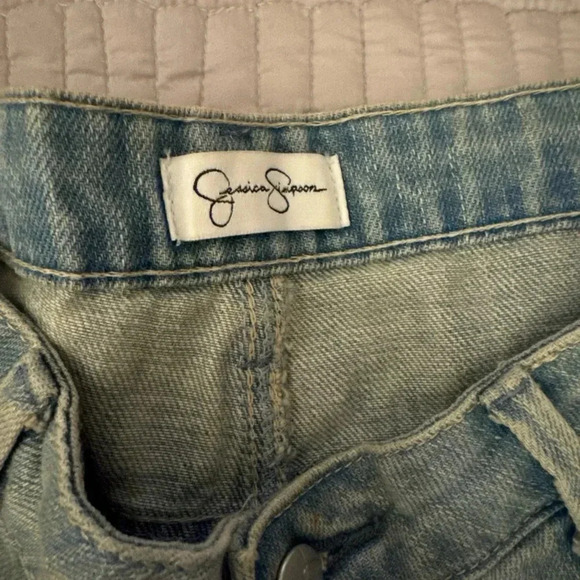 Jessica Simpson Distressed Light Denim Shorts Size 27 NWOT - Picture 4 of 6